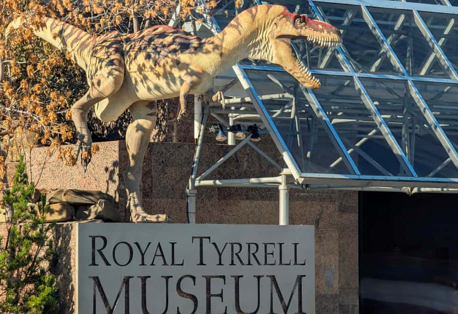 1 Day Drumheller Tour: Calgary to Hoodoos Dinosaurs Badlands - Key takeaways before you go