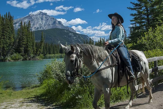 1 Hour Bow River Ride - The horses and instruction: how beginner-friendly it works