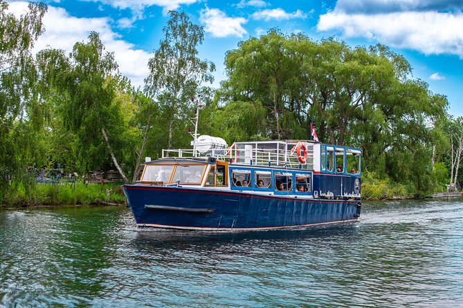 1-Hour Toronto Harbour Tour with Live Narration - Passing Toronto Island and Hanlan’s Point for Quick History