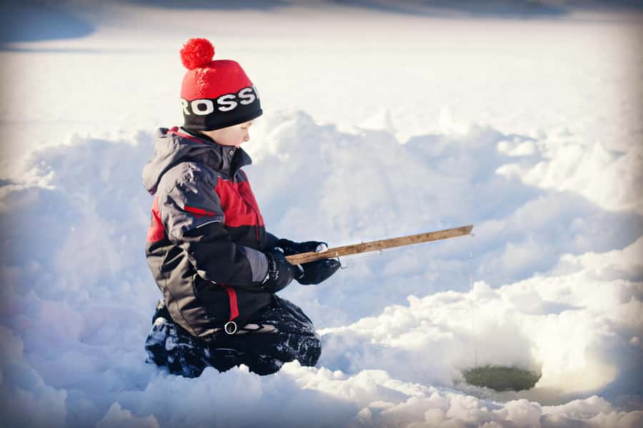 15 min. Tadoussac : Family-Friendly Ice Fishing Experience - Your 1-hour plan on the ice: from briefing to take-home trout