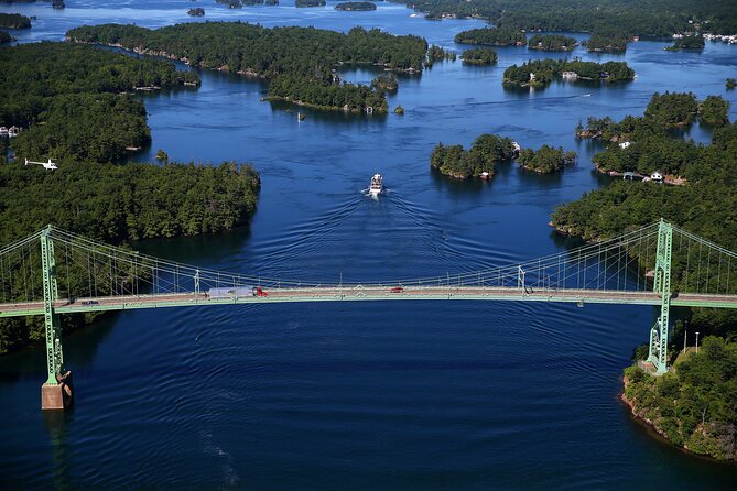 3-Hour 1000 Islands Cruise from Gananoque with views of Boldt Castle - Zavikon Island and the shortest international bridge moment