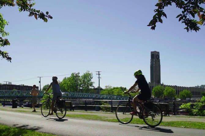 3 Hour Montreal City Bike Tour with Wine or Beer (AM & PM) - Meeting at Ça Roule Montreal on Rue de la Commune E