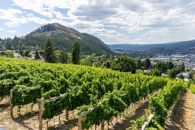 4-Day Canadian Rockies & Banff Classic Summer Tour - From Canada Place to the Okanagan: A Fast Start to Scenic Variety