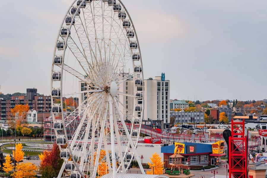 4-Hour Niagara Falls Boat Tour, Maple & Chocolate Tastings - Maple Leaf Place and CFX Chocolatiers: the tasting stop with real character