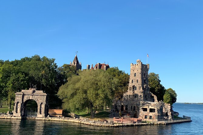 5-Hour 1000 Islands Boldt Castle Stopover Cruise from Gananoque - Onboard Comfort: Restroom Access and What to Do About Food