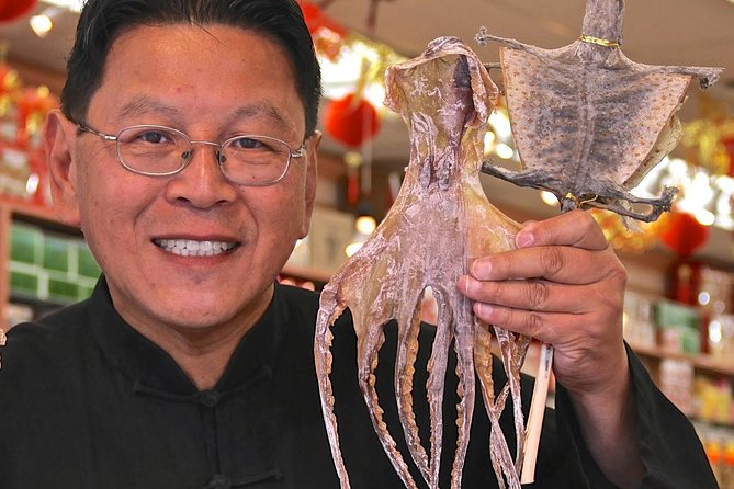 A Wok Around Chinatown: Culinary and Cultural Walking Tour Led by a Chef - Tea and shop stops in Vancouver Chinatown: what to expect on the walk