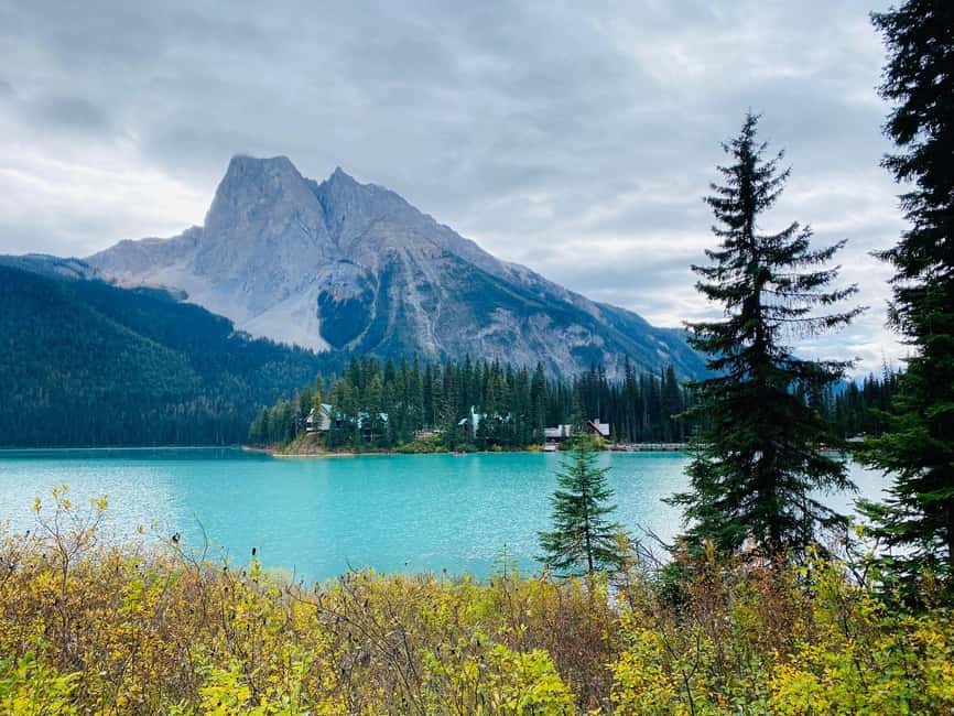 Abraham IceBubble, Peyto, Lake Louise, Bow Lake, Snowshoeing - Lake Louise at the finish: frozen-water options in winter
