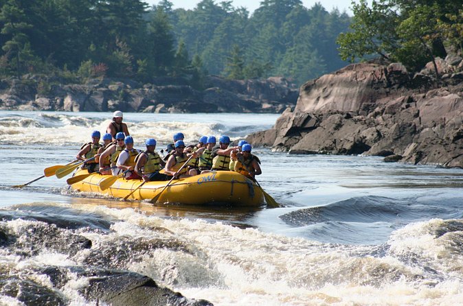 Adventure Rafting on the Ottawa River - Pontoon-boat BBQ lunch, with real options for diets
