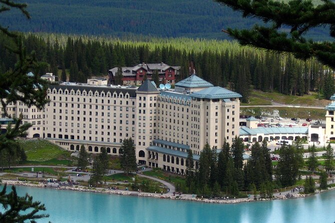 Airport Shuttle: Lake Louise <---> Calgary - Why this private shuttle is the easy choice when you fly