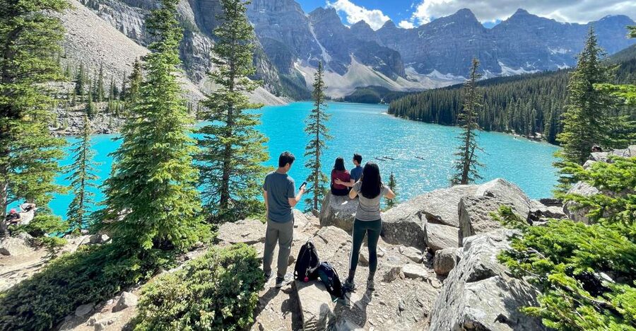 All-Inclusive Private Banff Tour with Hotel Transfer - Two Jack Lake in 30 minutes, plus the joy of a quick stretch