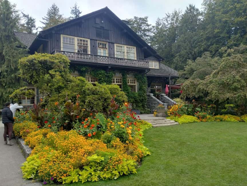 Aquarium & StanleyPark+20 Gem Spots+City/Vip Car+Small Group - A luxury-car Stanley Park day that starts at Burrard SkyTrain