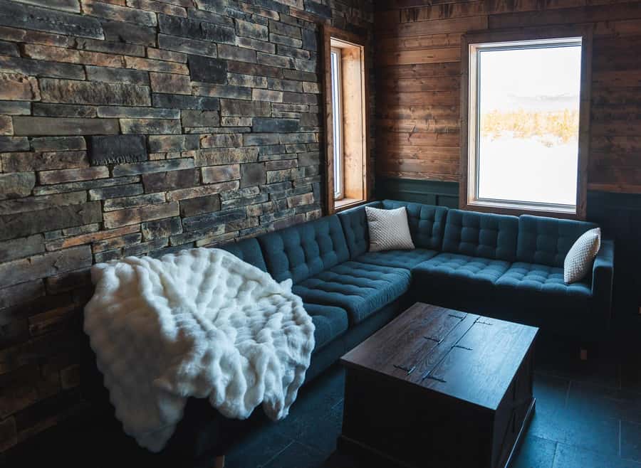 Aurora Lounge: Aurora Viewing Cabin & Bar - Entering the heated cabin, fireplace warmth, and big windows