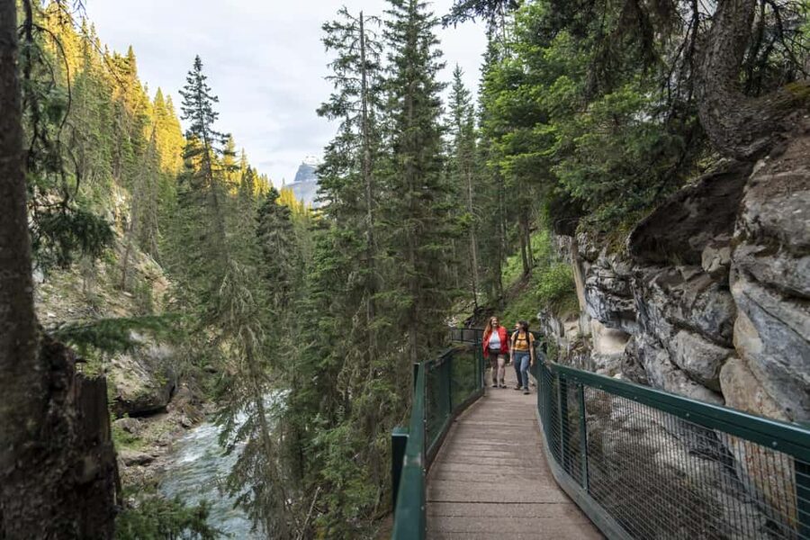Banff 2-day: Lake Louise, Moraine Lake, Johnston Canyon tour - What’s Included, What’s Separate, and Why That Matters