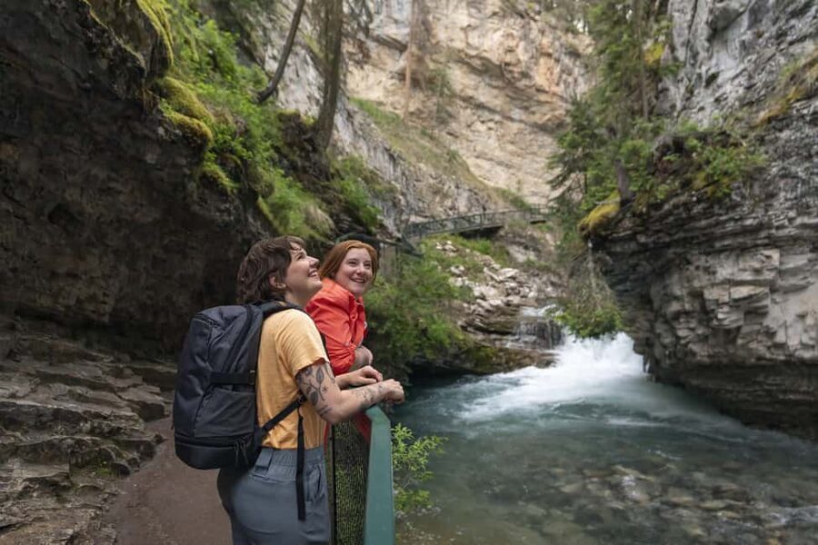 Banff 2-day: Lake Louise, Moraine Lake, Johnston Canyon tour - Practical Tips That Make This Tour Easier