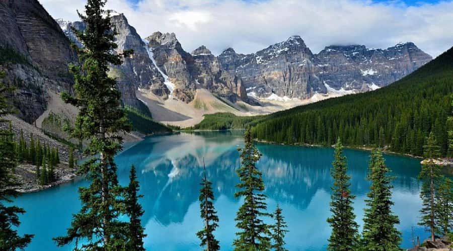 Banff/Calgary:Lake Louise,Moraine Lake,Emerald Lake Day Tour - Moraine Lake Permit Season: Valley of the Ten Peaks and a Real Time Check