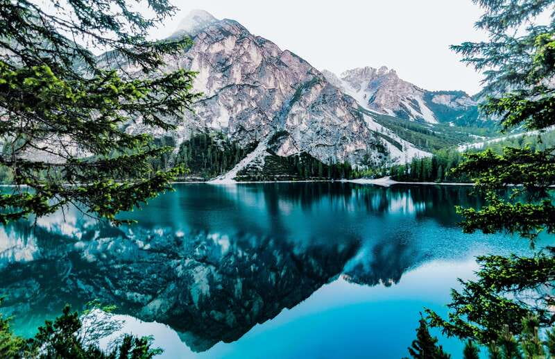 Banff/Canmore: Moraine Lake and Lake Louise 90 Min Each - Meet at Mount Royal Hotel, Then Sit Back