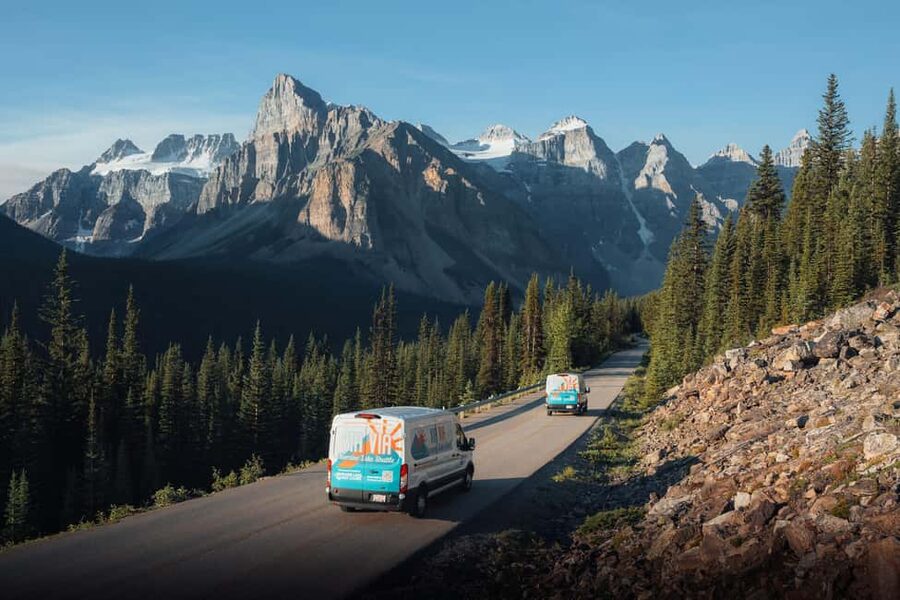 Banff/Canmore: Moraine Lake & Lake Louise Combo Tour - Accessibility, kids, and pet rules