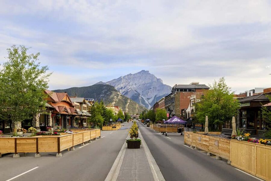 Banff: City Highlights Walking Tour | 3-Hour - Whyte Museum: Local Perspective in a Compact Stop