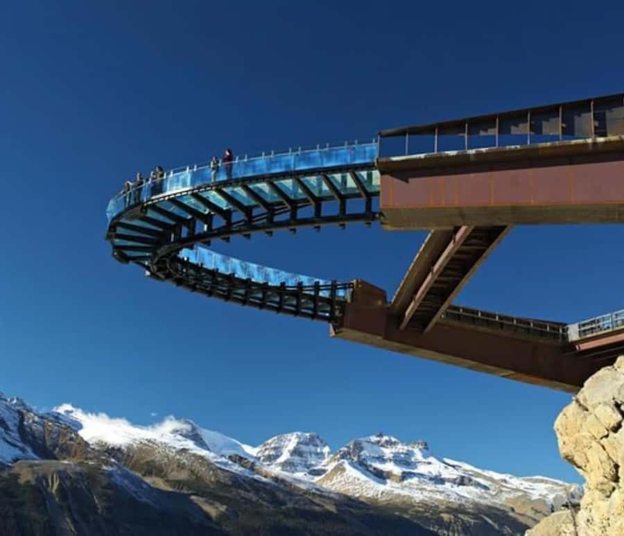 Banff:Crowfoot Glacier, 4 Lakes and Johnston Canyon tour - Columbia Icefield Discovery Centre and Skywalk: What Each Adds