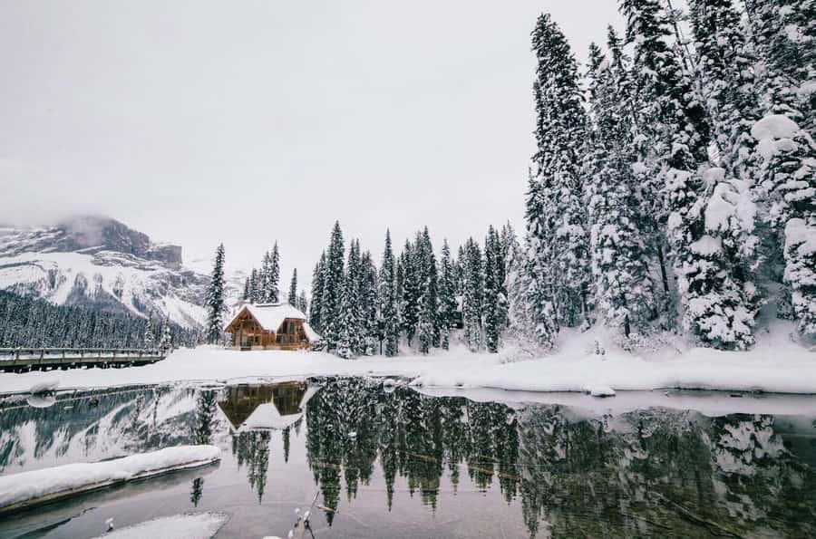 Banff Day Trip - Lake Louise, Moraine Lake, & Emerald Lake - A one-day plan that actually respects your time