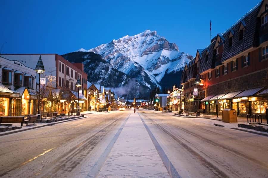 Banff Day Trip - Lake Louise, Moraine Lake, & Emerald Lake - What makes the guide portion matter (and not just the lakes)
