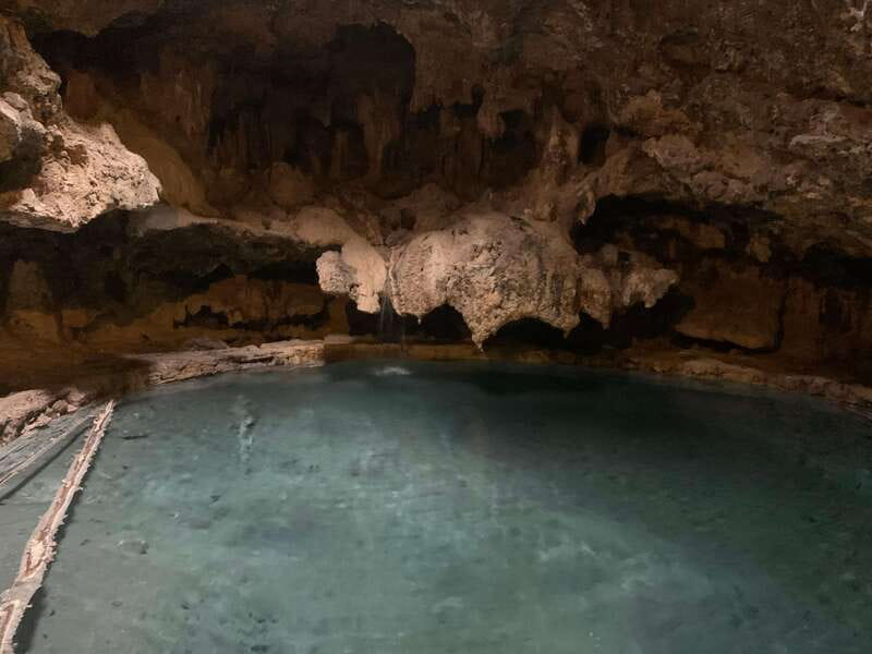 Banff: Gondola Cave Basin, Johnston Canyon & Lake Minnewanka - Banff Town break: shopping and lunch at your pace