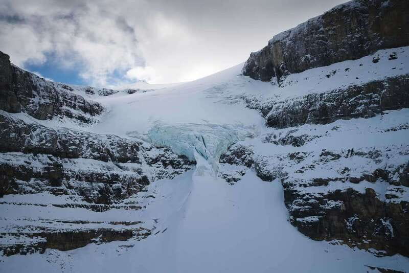 Banff/Jasper: Canadian Rockies Scenic Helicopter Tour - 55 minutes on the Columbia Icefields route: glaciers, emerald lakes, and big names