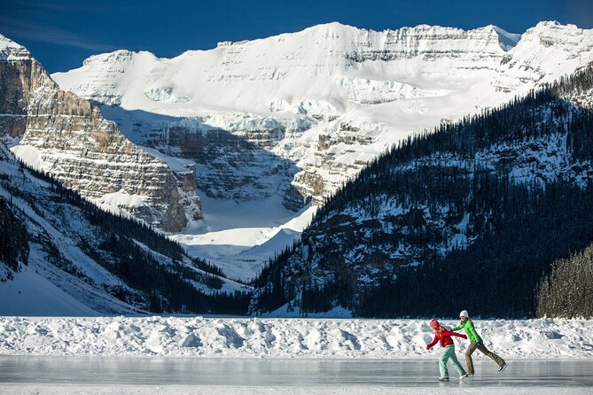 Banff, Lake Louise and Johnston Canyon - Winter Wonderland Tour - Back in Banff: Surprise Stops and the Finish Strong Approach