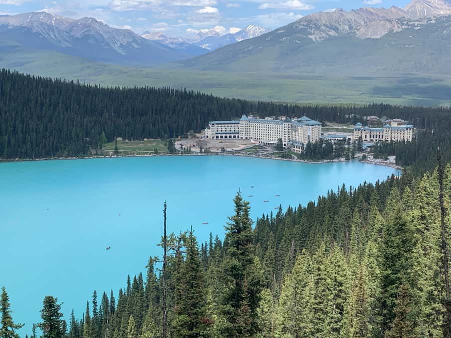 Banff: Lake Louise, Emerald, Marble Canyon and Yoho Tour - The pass-by views: Vermilion Lakes and Castle Mountain set the tone