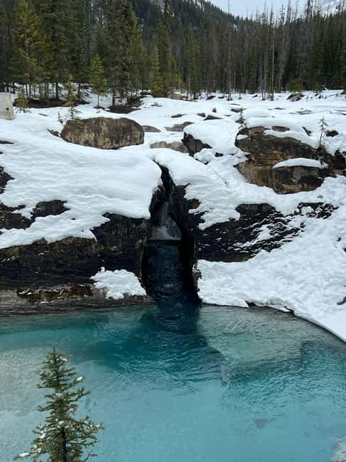 Banff: Lake Louise, Emerald, Moraine Lake & Johnston Canyon - The Lunch Break: Plan for Food, Because Meals Aren’t Included