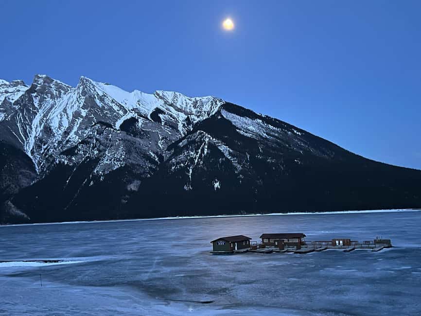 Banff: Lake Louise, Emerald, Moraine Lake & Johnston Canyon - What to Bring for a Comfortable Winter Day in the Rockies