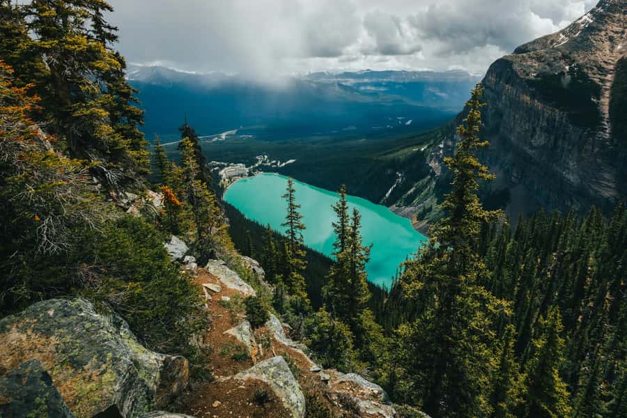 Banff: Lake Louise,Lake Minnewanka,Emerald Lake & Banff Town - A 10-Hour Route That Ticks Off Banff and Yoho Fast