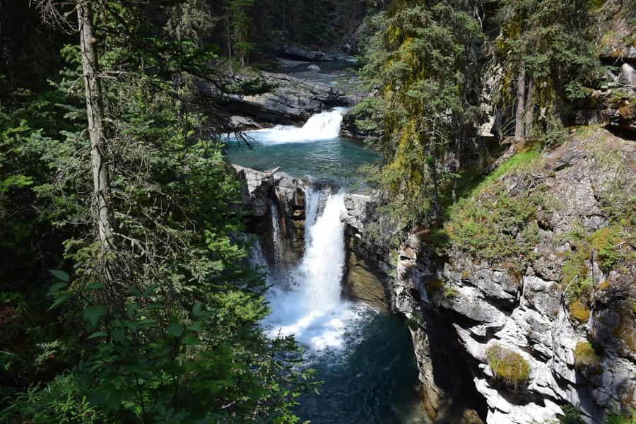 Banff: Lake Louise,Lake Minnewanka,Emerald Lake & Banff Town - Johnston Canyon Catwalks: Lower and Upper Falls in One Walk