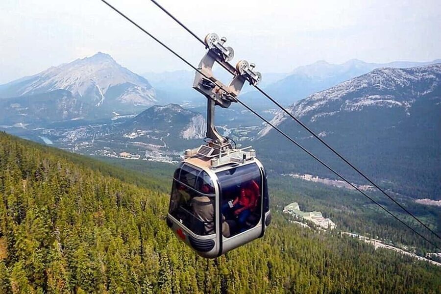 Banff:Lake Louise & Moraine Lake 1/2 Day Tour Canoe/Sightsee - Why this half-day pairing makes sense