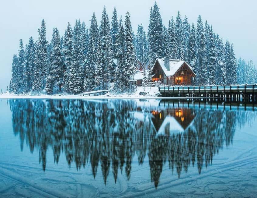 Banff:Lake Louise & Moraine Lake 1/2 Day Tour Canoe/Sightsee - Getting picked up in Banff, then out to the peaks