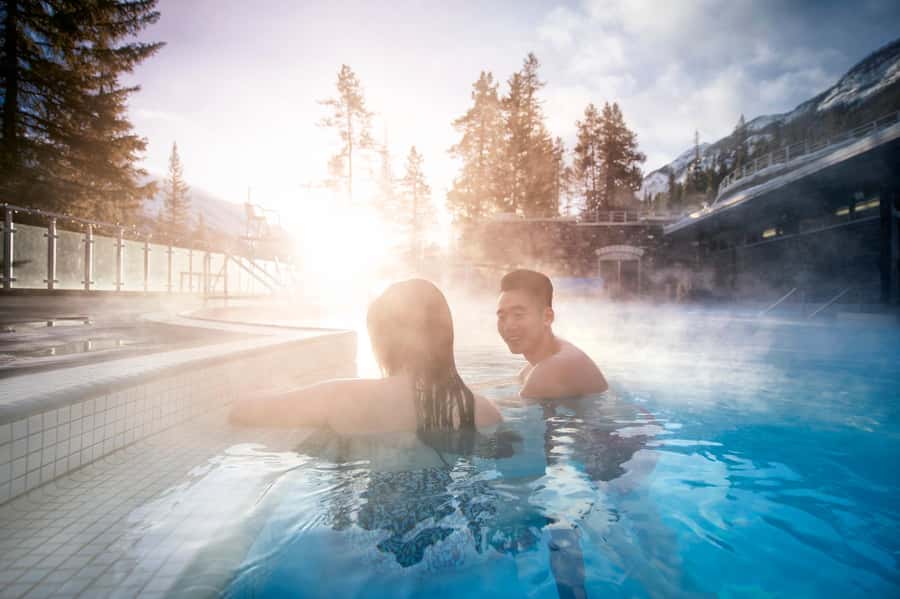 Banff: Lake Louise, Moraine Lake, Gondola, Cave & Basin Tour - Lake Louise: one hour to see the turquoise, then walk it