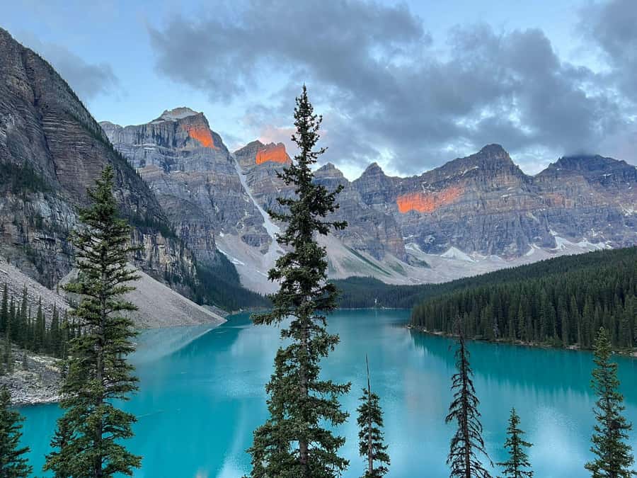 Banff: Louise & Moraine Lake or Johnston Canyon 1/2 Day Tour - Comfort and pacing: the “not rushed” feeling comes from the time blocks