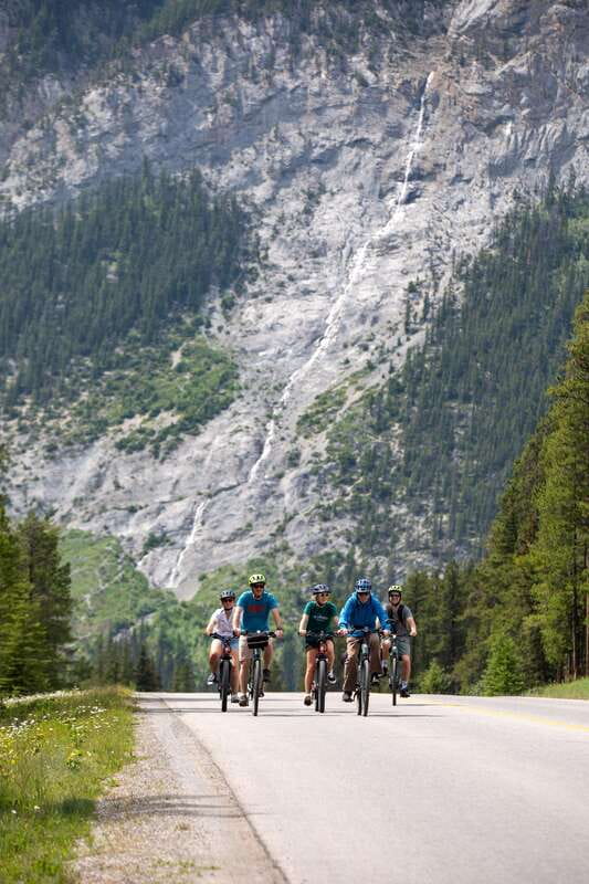 Banff: Mountain Lakeside Guided E-Bike Tour - Two Jack Lake, Bighorn Sheep Grazing, and Mt Rundle Reflections
