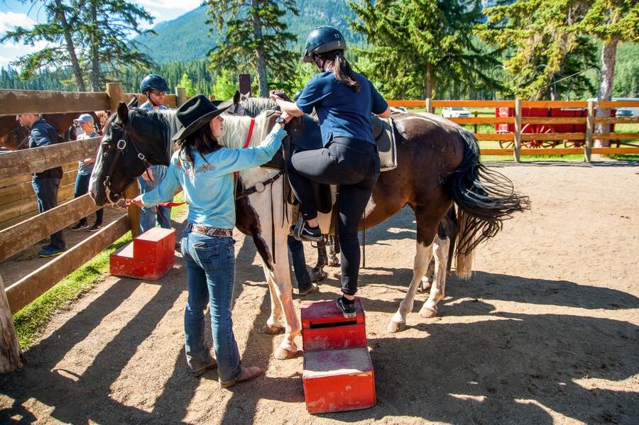 Banff National Park: 1-Hour Bow River Horseback Ride - The 1-hour Bow River experience: what it feels like in motion
