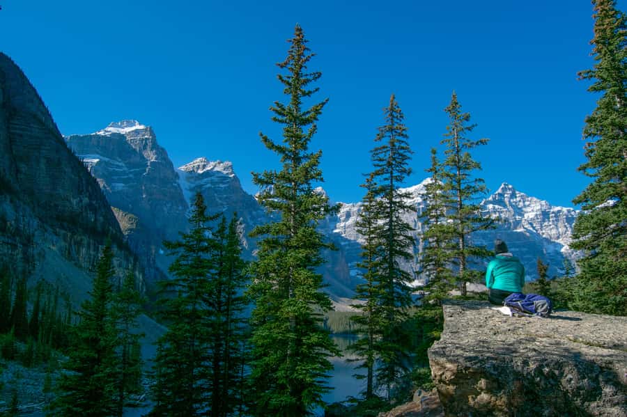 Banff National Park: Hop-On-Hop-Off Bus Day-Pass - Moraine Lake and the Valley of the Ten Peaks