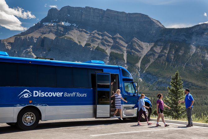 Banff National Park Tour with Lake Louise and Moraine Lake - Stop 1: Lake Louise shore time and the Chateau in frame