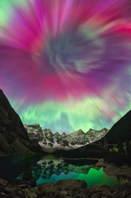 Banff OR Moraine Lake: Night Tour with possible Stargazing - Not a hike, but still some walking and stairs