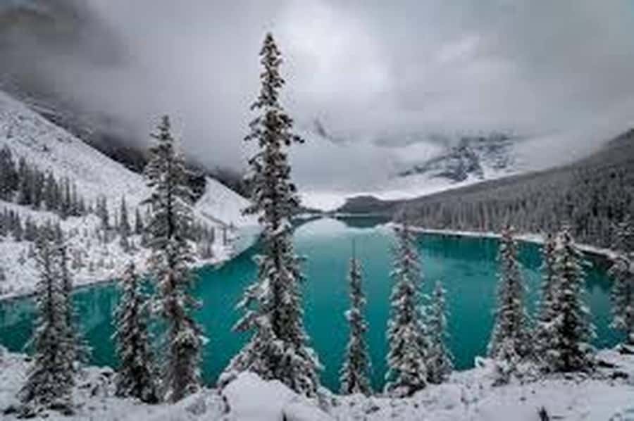 Banff town,Lake Louise, Moraine, Emerald & Johnston Canyon - Banff town time and a Lake Louise Ski Resort break