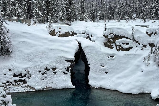 Banff Town ,Lake Louise, Moraine , Emerald & Johnston Canyon Tour - How The Day Works: A Straightforward Route, Not A 100-Stop Circus