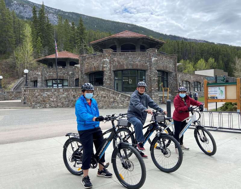 Banff Townsite: E-Bike Explorer - Entering Banff fast with an e-bike plan