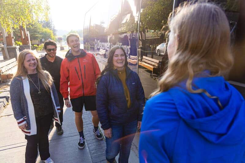 Banff: Wildlife and Sightseeing Minibus Tour - A 3.5-hour morning plan that avoids Banff stress