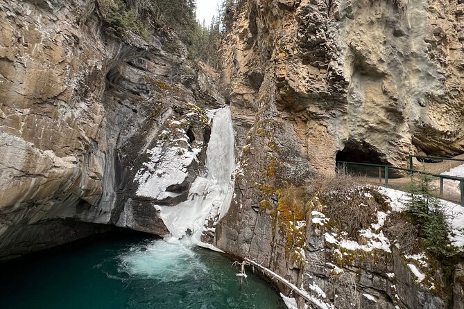 Banff, Yoho, and Icefield Parkway Private Tour - Yoho National Park: Emerald Lake And Natural Bridge, Done Without The Stress
