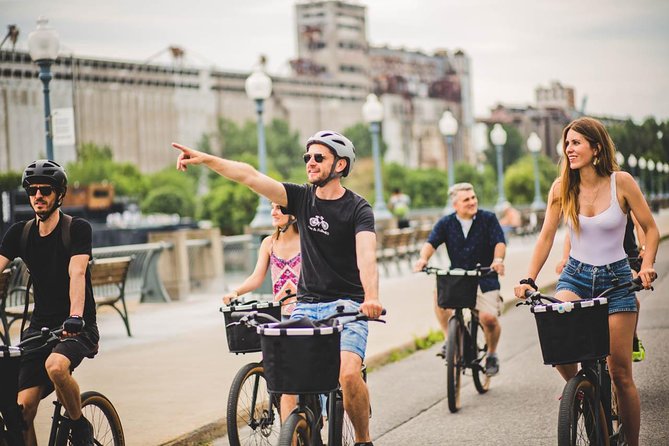 Bike / E-bike Tour : Downtown, Old Montreal, Waterfront by Fitz - E-Bike vs Regular Bike, and When to Choose Which