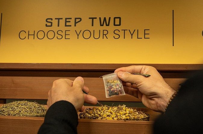 Blend Your Own Gin Experience in Banff - Blending your own gin: choosing botanicals that match your taste