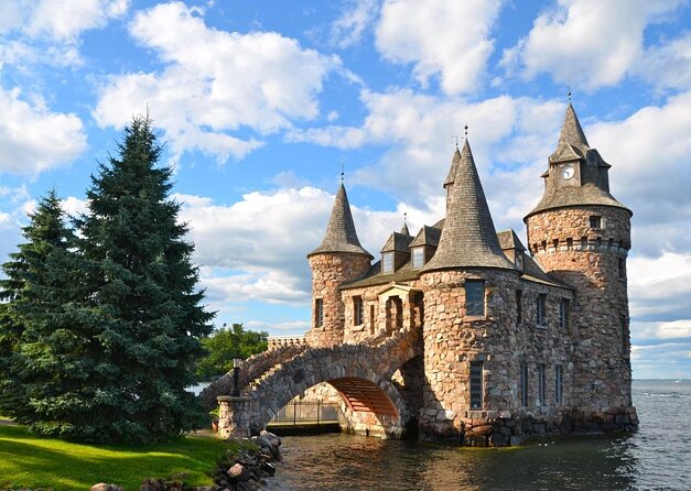 Boldt Castle and Thousand Islands Helicopter Tour - The flight route: bridges, islands, and famous monuments